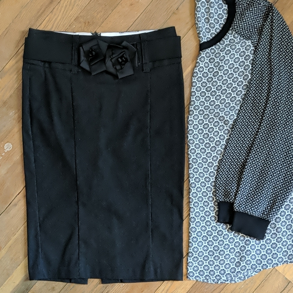 Black stretchy pencil skirt